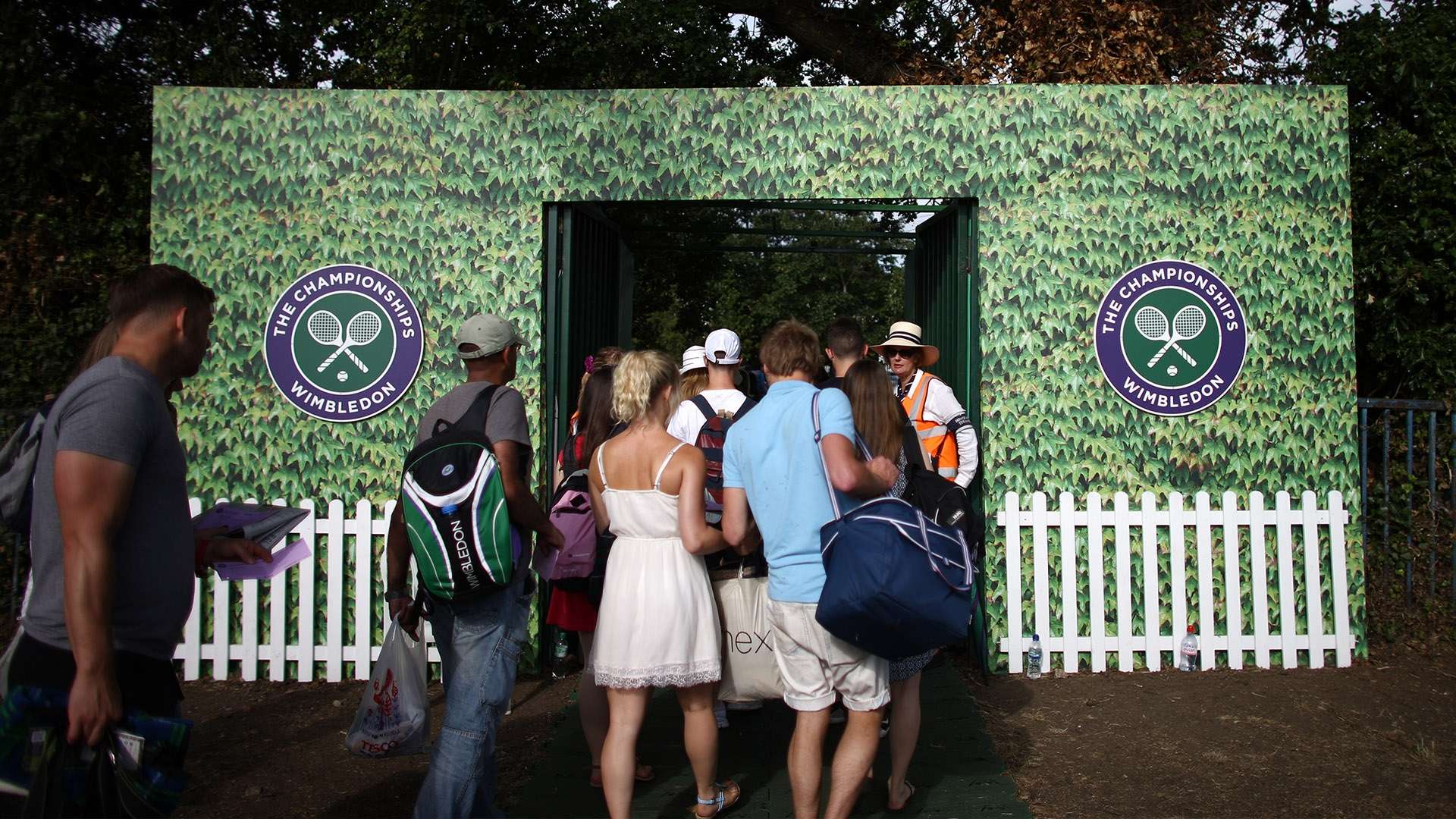 乐福因个人原因缺席明日对阵雄鹿，他赛季迄今仅打了19场比赛.